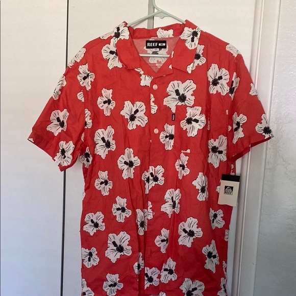Reef Red and White Casual Button Down Shirt - Picture 3 of 4